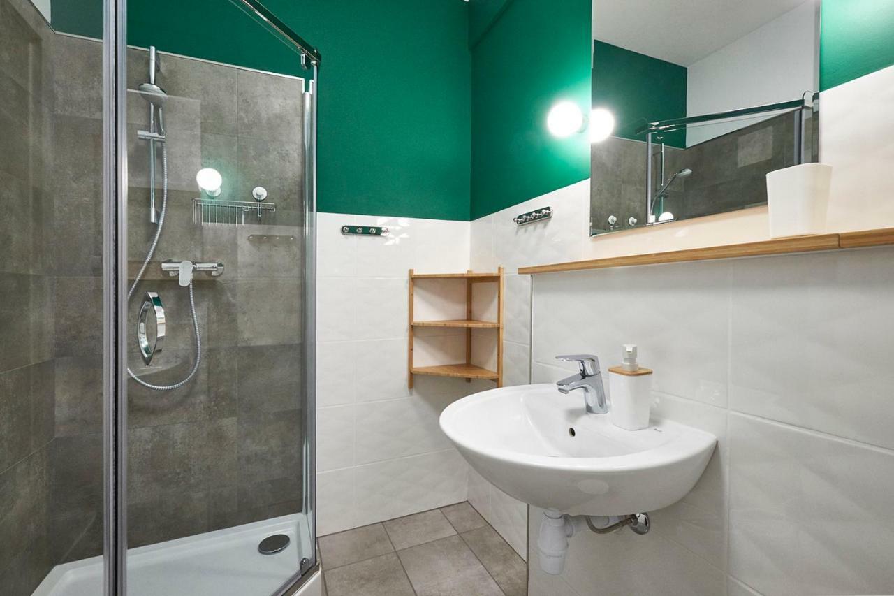 Modern Apartment In วอร์ซอ ภายนอก รูปภาพ